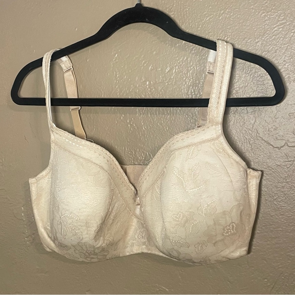 Cacique 38 g underwire molded lined bra beige
